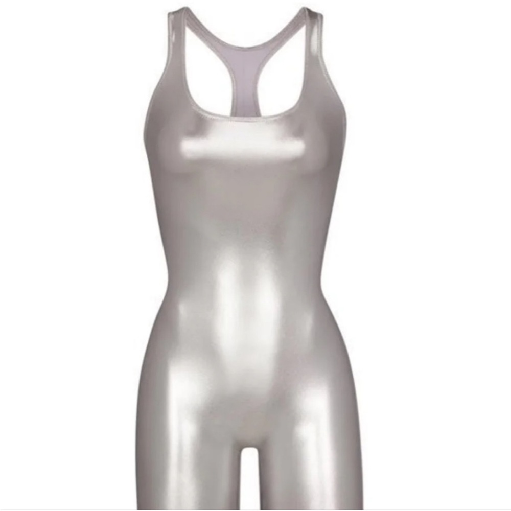 Skims Metallic Swim Cycle Suit - Picture 4 of 9